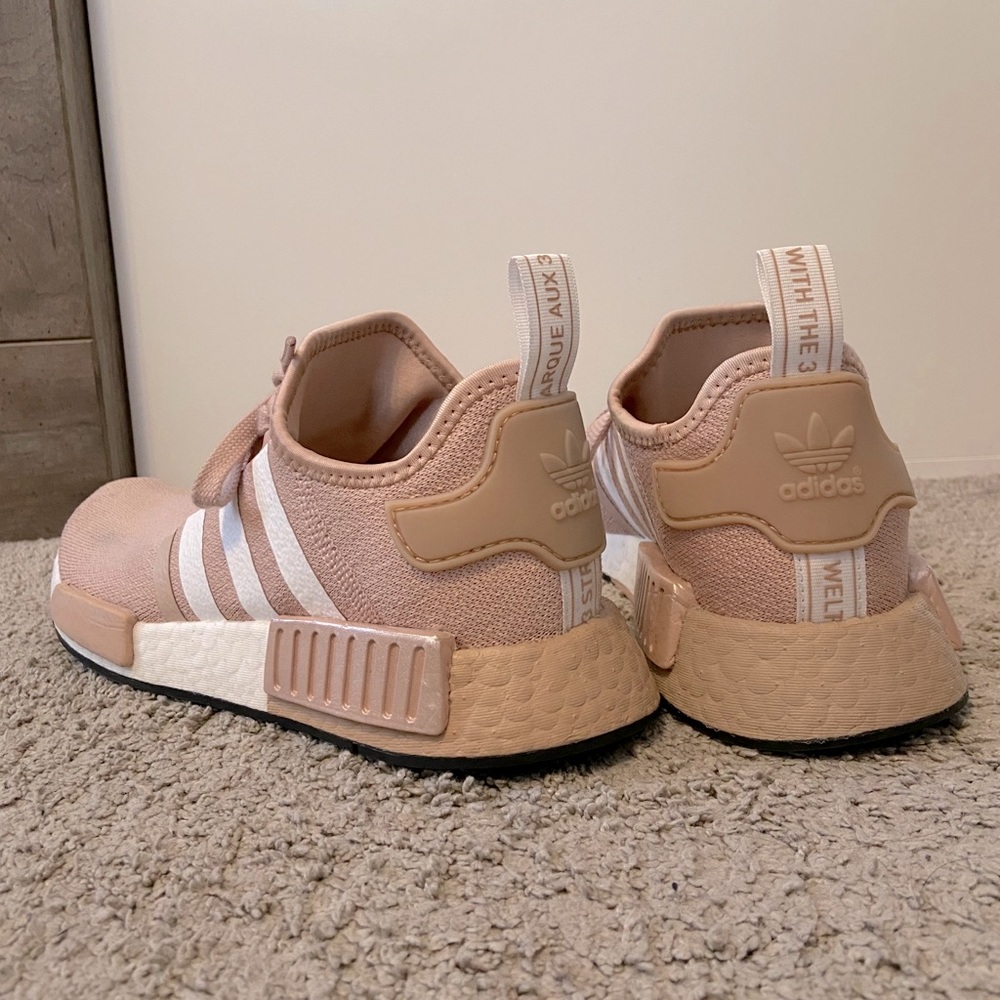 Adidas NMD R1 Tan/Baby Pink✨